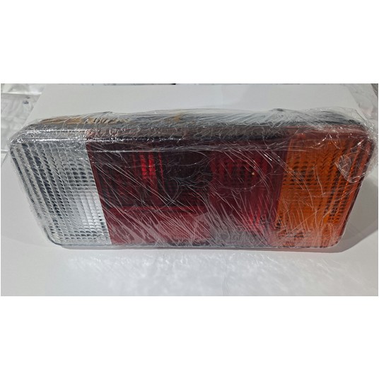 LAMPA PRAWA Z GNIAZDEM IVECO 153LR -zdjęcie numer 1